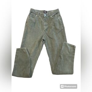 URBAN OUTFITTERS BDG Mom High-Rise corduroy jeans. 25” waist EUC no flaws